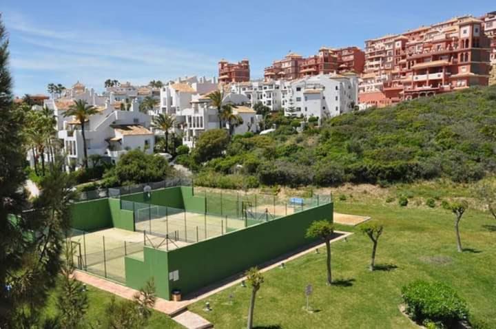 Beautiful Apartment In Duquesa Suites And Gardens Castillo de Sabinillas Zewnętrze zdjęcie