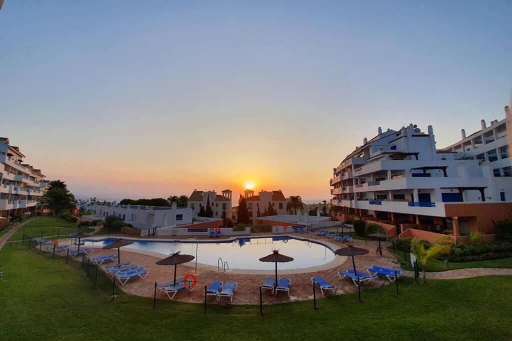 Beautiful Apartment In Duquesa Suites And Gardens Castillo de Sabinillas Zewnętrze zdjęcie
